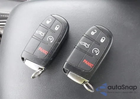 2022 Chrysler 300 S из США, поврежденный, VIN 2C3CCABG1NH124547